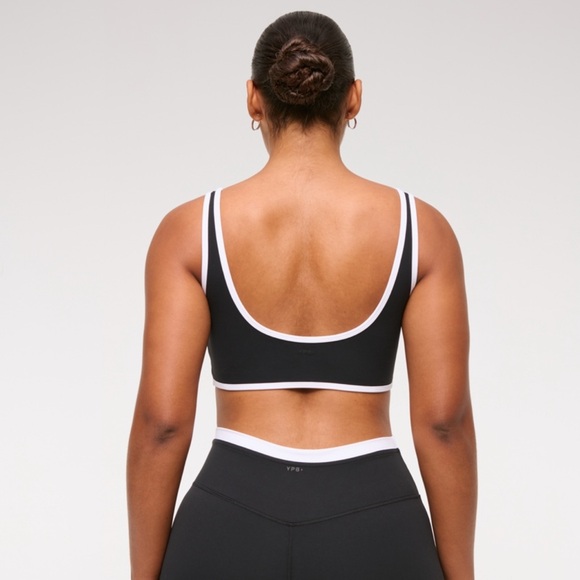 Abercrombie & Fitch Black and White Sports Bra - Picture 3 of 7